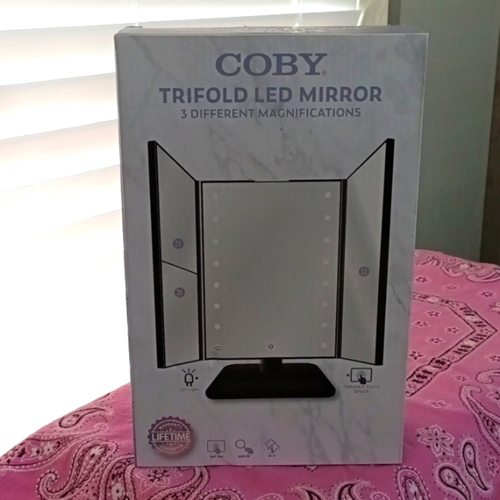 Smart touch tri-fold LED mirror